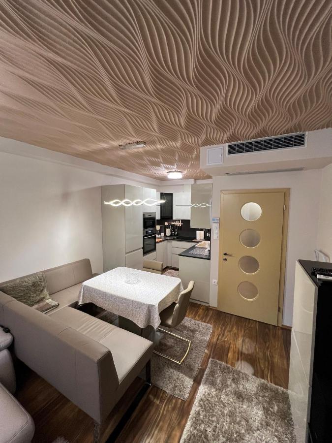 Párizsi Udvar Prémium Apartman Debrecen Exterior foto