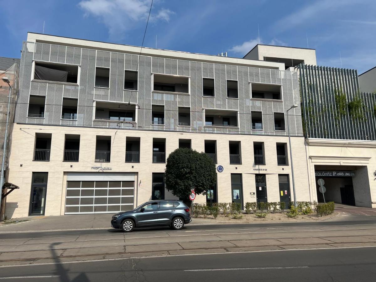 Párizsi Udvar Prémium Apartman Debrecen Exterior foto